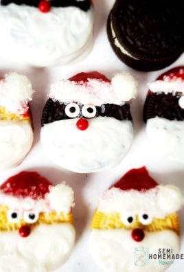 Easy Santa Oreo Cookies - Take your favorite chocolate sandwich cookie and turn it into a sweet old Santa Clause with these directions for Easy Santa Oreo Cookies!