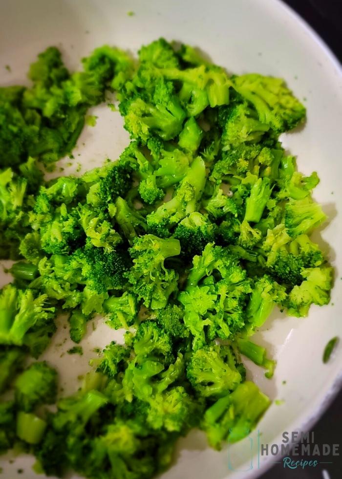 Steamed Broccoli in Skillet