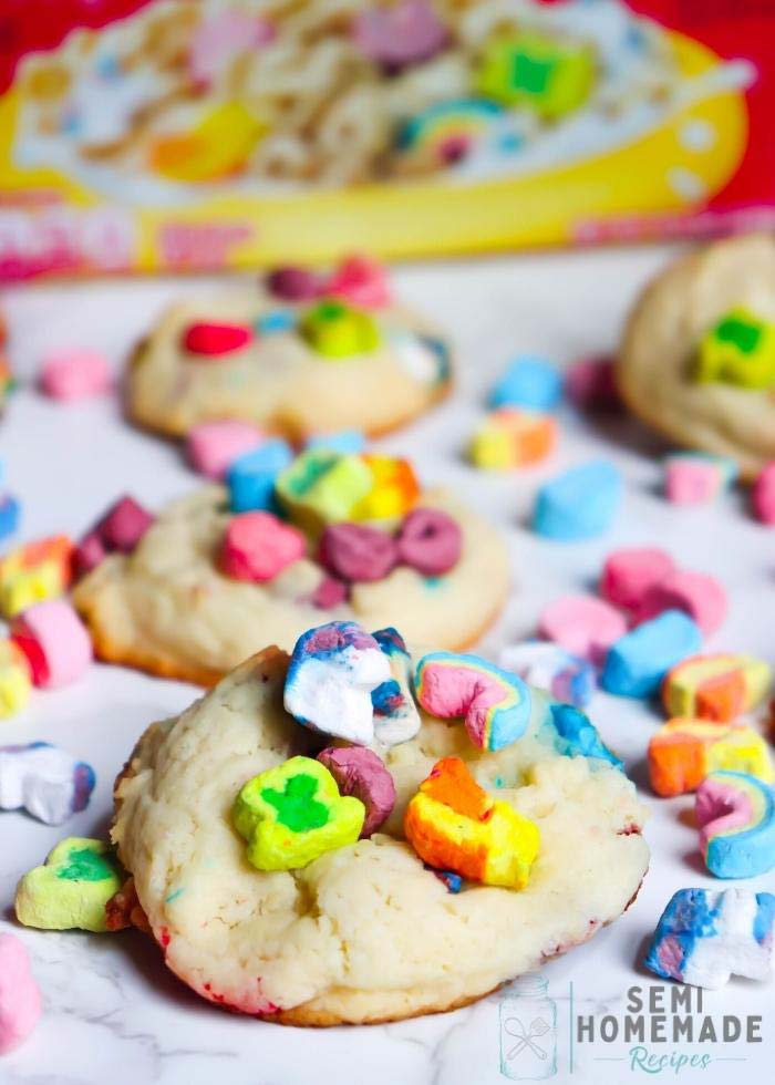 Lucky-Charms-Cake-Mix-Cookies-(1)