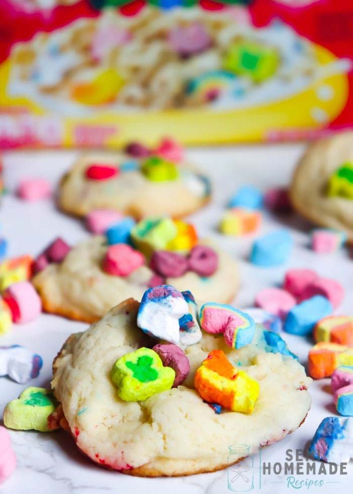 Lucky-Charms-Cake-Mix-Cookies