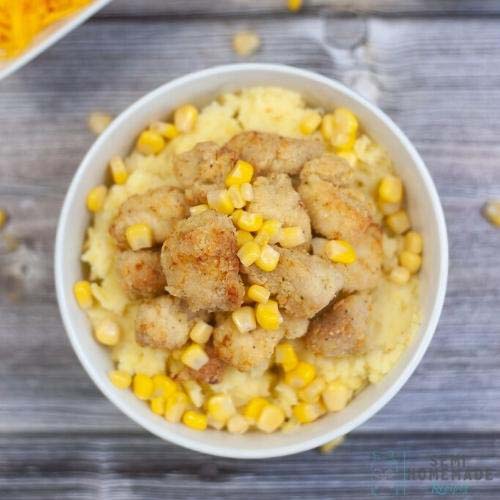 chicken and mashed potatoes and corn