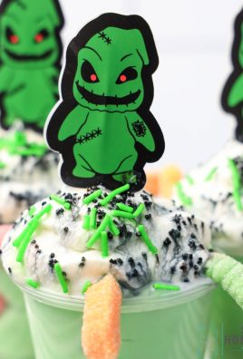 Planning a Halloween party and need a super easy but cute, creepy dessert? Look no further! Oogie Boogie Pudding Cups are the ultimate treat that will everyone will love. Pudding, Candy Worms and Oogie Boogie…What's not to love?!