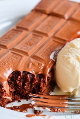 The Hershey© Brownie from Texas Steakhouse is a dessert that reminds me of going out to eat when I was a kid! It's a warm brownie with an entire Hershey© chocolate bar melted on top and served with vanilla ice cream!