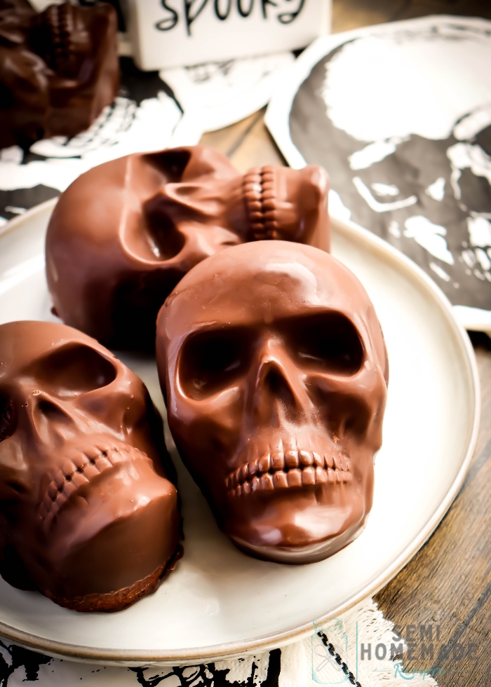 Chocolate Cherry Skull Cakes (1)