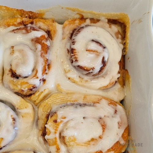 frosted baked cinnamon rolls (1)